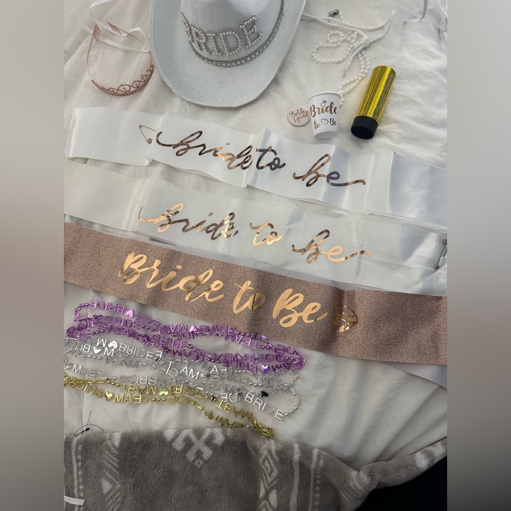 Bride to be bundle - Picture 3 of 8